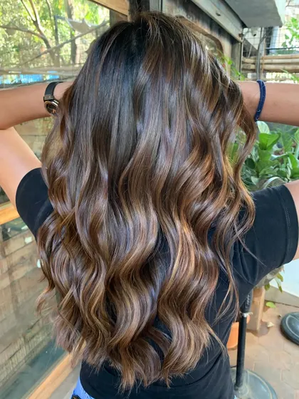 The shine on this sun-kissed hair is just incredible. A perfect example of healthy, non-bleach color. (No filter)