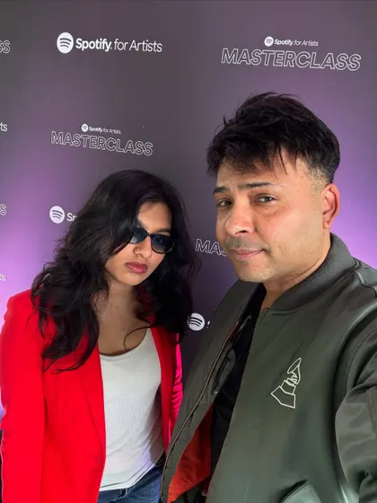 A fun selfie with Bobby BeeBob at the Spotify Masterclass. It's always great to connect with fellow artists and collaborators at industry events.