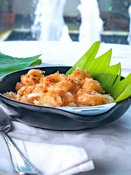 It’s time to rejoice and celebrate this winter with a heart-warming gastronomic bonanza. Try the Crispy Fried Squid tossed in butter garlic.