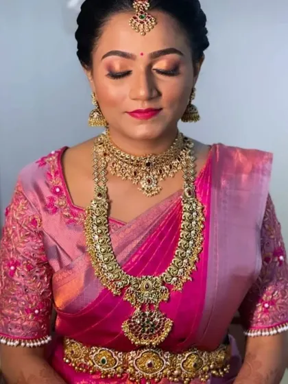The serene look of a bride-to-be. The traditional jewellery adds to the grace and elegance of the moment.
