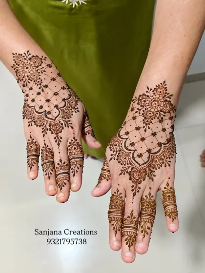 This elegant back-hand design features a beautiful net pattern, perfect for someone who loves classic styles.