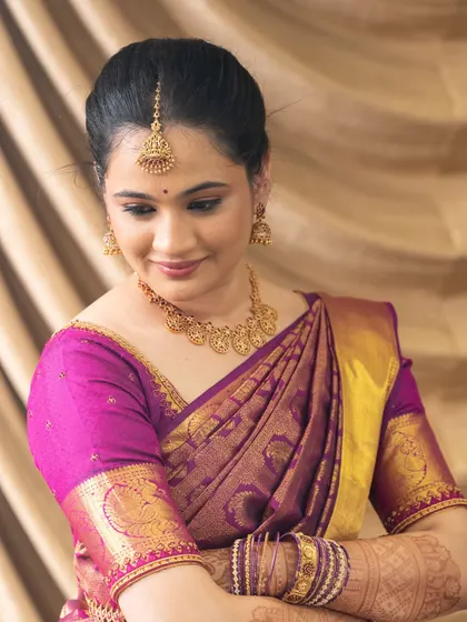 Another beautiful shot of Vibha, showcasing the soft and natural makeup that was perfect for her daytime engagement event.