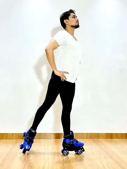 A duplicate of image 97, focusing on the basics of posture in skating.