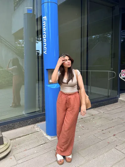 A full-length shot of the relaxed and stylish linen pants.