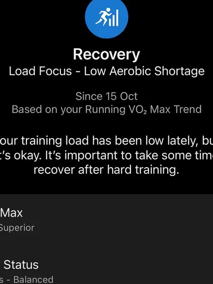 My watch showing a "Recovery" status. This is a crucial reminder from the data that my training load has been low and it's time to let the body heal.