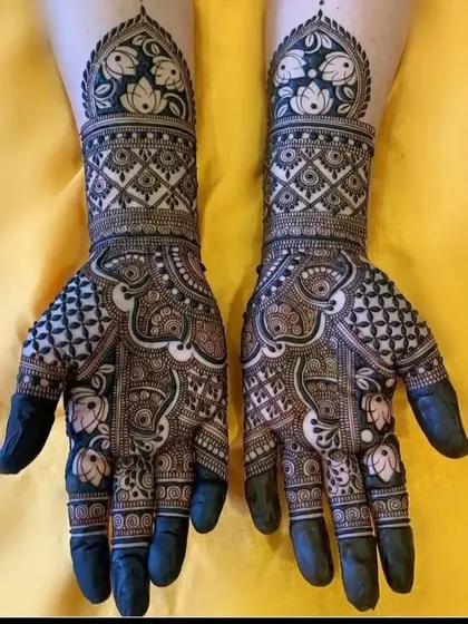 A beautiful design with lotus motifs and intricate jaal work.
