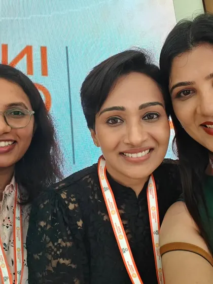 More smiles and selfies from a recent dermatology conference. It's always inspiring to be surrounded by so many brilliant minds in the field.