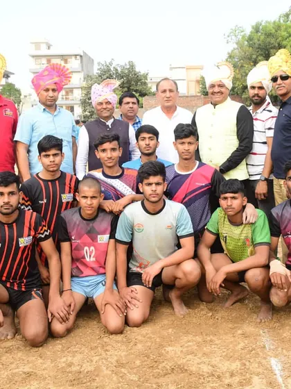 A group photo of our academy players with the esteemed guests who attended our 62kg kabaddi tournament.