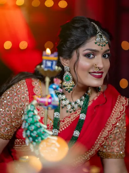 Another beautiful portrait of the model, her smile as bright as her jewellery.