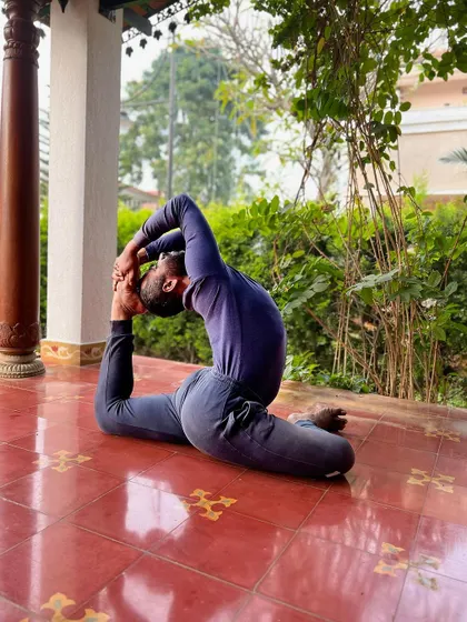 This deep expression of Eka Pada Raja Kapotasana embodies the Yoga Sutra 1.33: cultivating a serene mind through friendliness, compassion, and delight. Our practice is a physical manifestation of these philosophical principles.