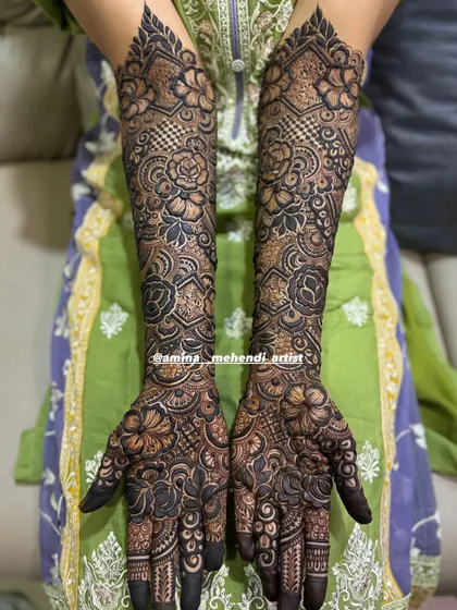 This is an example of my signature full-arm floral mehendi. I love creating dense, intricate patterns with elements like roses, paisleys, and detailed fillers to give you a rich and traditional look for any celebration.