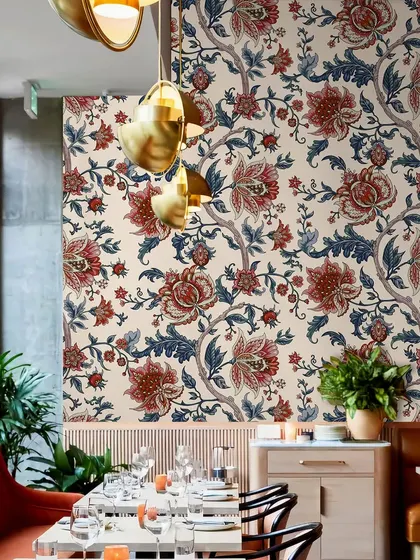 This restaurant’s dining area is imbued with a sense of timeless elegance by our Seamless Baroque Floral Pattern wallpaper. The design creates a sophisticated and memorable dining atmosphere.