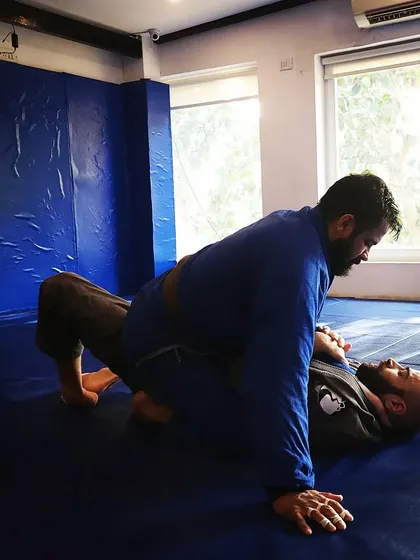 Working from the mount position in the Gi. This is a dominant position we drill often.