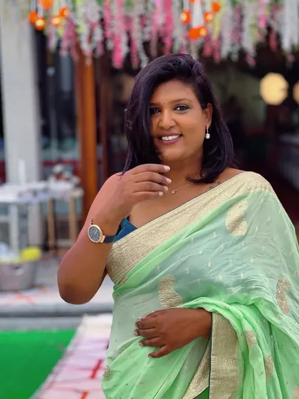 This light green georgette Banarasi saree is perfect for a daytime wedding or reception. I help clients choose fabrics and colors that are appropriate for the event and flattering for them.