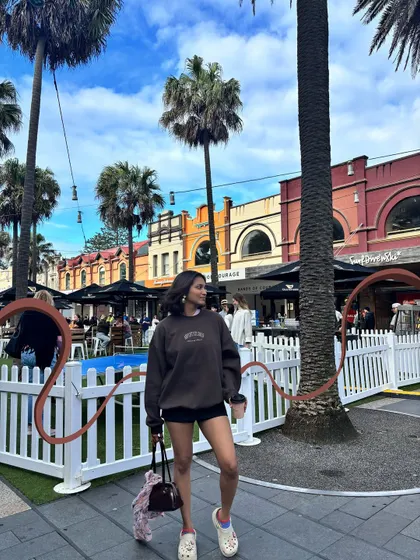 A casual day out, enhanced with some brown squiggles that match my sweatshirt and the palm trees.