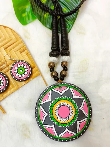 These are additional images and videos showing the wide assortment of necklace sets in various designs and colors that I have available for wholesale.