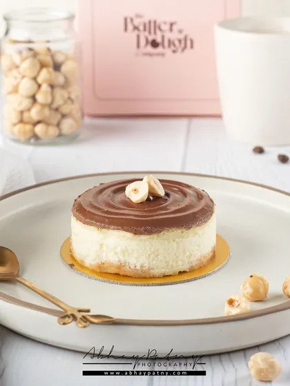 A variation of the cheesecake shot, this time focusing on the hazelnut flavor. I included the core ingredients like hazelnuts in the frame to communicate the flavor profile to the customer.