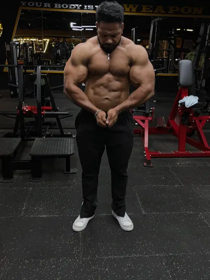 A most muscular pose. Use pain as fuel.