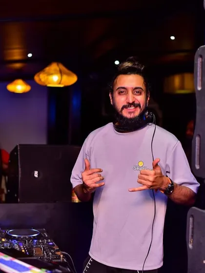 A duplicate of image 53, another shot of me spreading good vibes to the crowd.