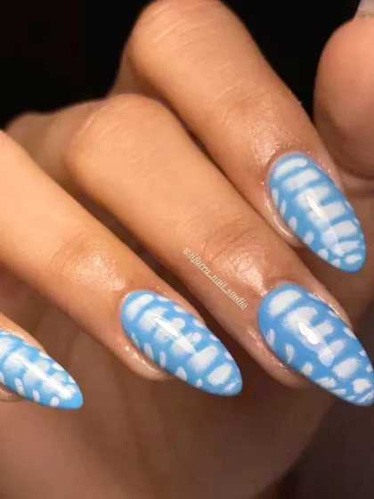A close-up view of the intricate blue and white pattern. Mastering techniques like this allows you to replicate complex, Pinterest-worthy designs for your clients.