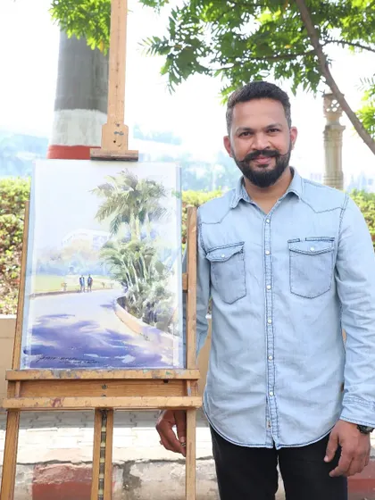 With the finished landscape painting at DY Patil College. It was a pleasure to share my plein air process with the students.