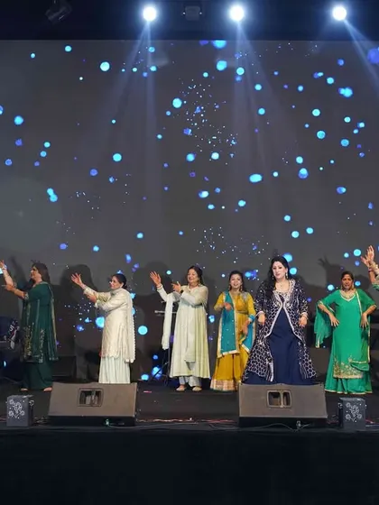 A stage full of grace and energy. We choreographed this elegant group performance for a sangeet, making sure all the ladies looked coordinated and confident under the big lights.