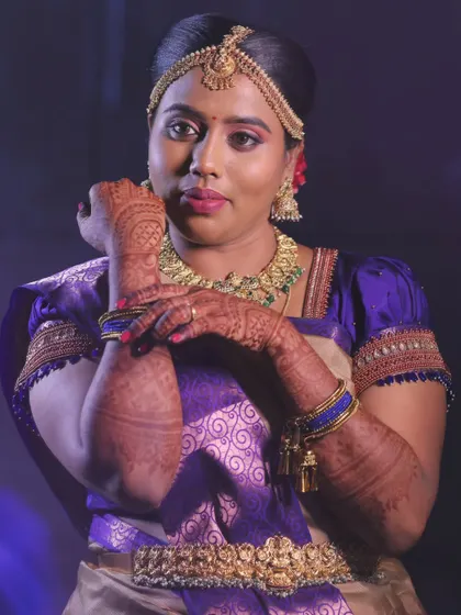 A beautifully lit portrait of Priya for her muhurtham. The minimal makeup approach ensures she looks elegant and, most importantly, like herself.