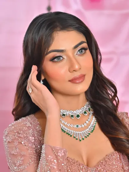 The Day 1 look from my masterclass. This is a classic soft glam look that is always in demand.