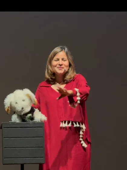 Snowey the dog puppet making his appearance. He's a crowd favorite and always gets a great reaction from the kids.