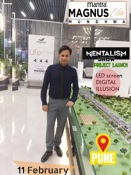 Posing by the model for the Mantra Magnus Elite housing project launch in Pune. My mentalism show and digital illusions were part of the premium experience for this real estate event.