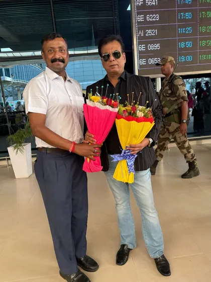 Receiving flowers from the KIO National Coach upon my arrival in Patna for the state championship.