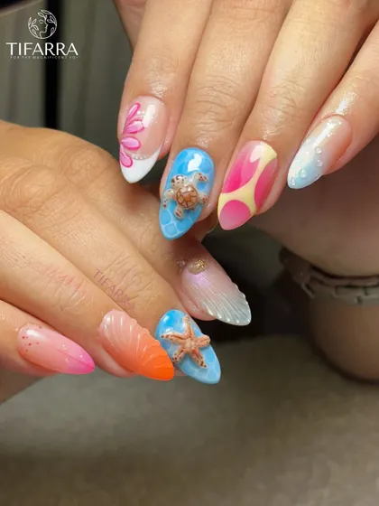 We brought the entire beach to this set of custom extensions. It features hand-sculpted 3D elements like a sea turtle and starfish, seashell textures, vibrant ombre, and realistic water droplet effects.