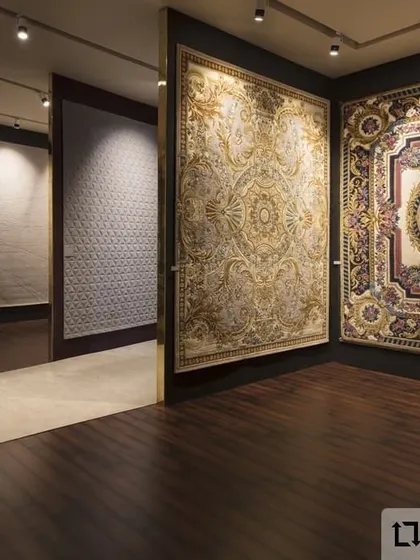 The Hands Carpets exhibition center was designed as an open walk-through experience. Here, classic carpets are displayed like paintings in a gallery, allowing patrons to appreciate the intricate craftsmanship and artistic value of each piece.