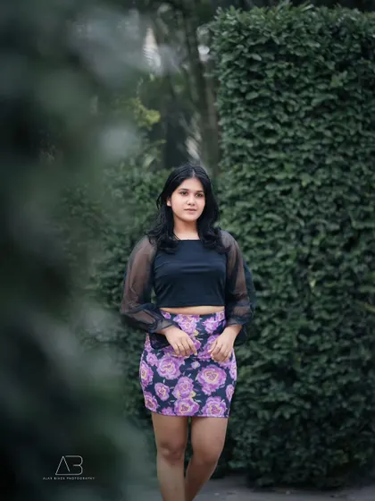 Another shot from the same series, this one has a more direct and confident feel, perfect for a street style look.