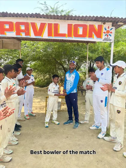 Awarding the Best Bowler of the final match. A crucial performance under pressure.