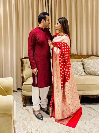 Dilpreet and Ishvinpal share a look of love. Their story is a perfect example of how our service helps create harmonious matches.