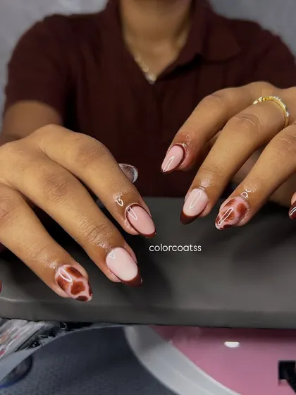 Another look at the popular tortoiseshell set, showing how the hand-painted pattern is unique on each nail while maintaining a cohesive and stylish look.