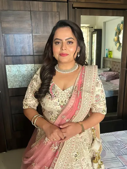 A classic portrait of the bride-to-be. The soft glam makeup looks elegant and timeless, perfect for any pre-wedding event.