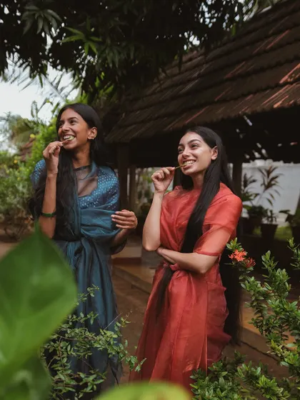 A duplicate of the 'Love Paati' shoot.
