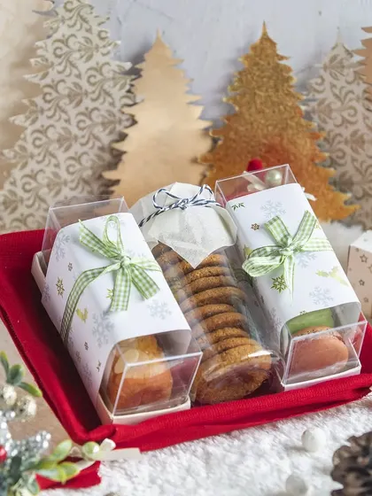 A simple and sweet Christmas gift set, featuring our mini bar cakes and cookies. It's a perfect stocking stuffer or small token of appreciation.