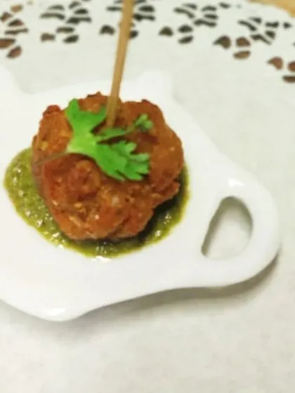 Another presentation style for our mutton cutlets, served with a toothpick for easy handling at standing events.
