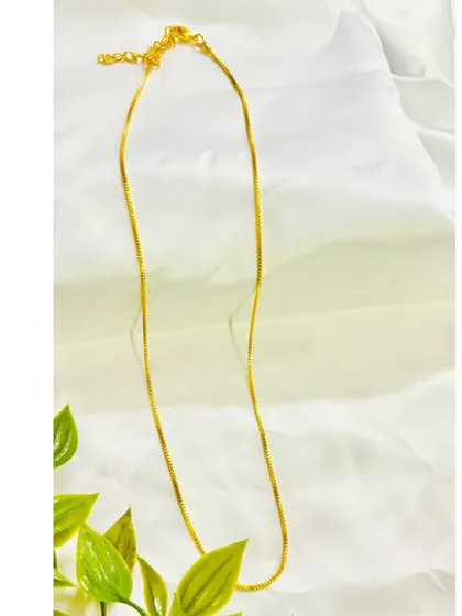 This gold-plated box chain is a sturdy and stylish option for hanging your custom resin pendants.
