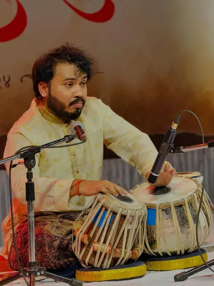 A collection of moments from my performance in Sambhaji Nagar. From intense concentration to bowing in gratitude, these pictures capture the emotional arc of a solo recital.