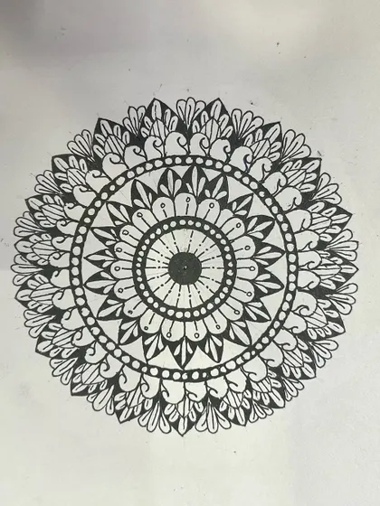 A simple yet beautiful mandala created by a first-time student. This shows that you don’t need any prior experience to create something you can be proud of.