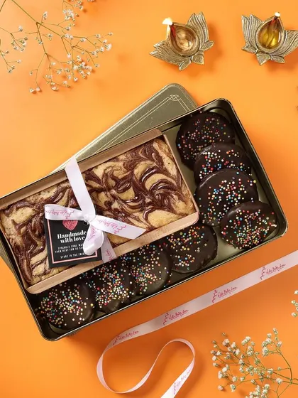 Another look at my luxury tin boxes. This one features a tea cake loaf and chocolate-dipped cookies, a perfect combination for gifting.
