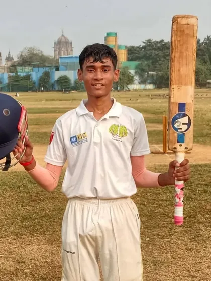 A superb innings from our player Aniket Satpute, who scored 108 not out for Chembur Karnataka High School in the Harries Shield. He helped chase a huge target of 238 runs, showing great composure and skill.