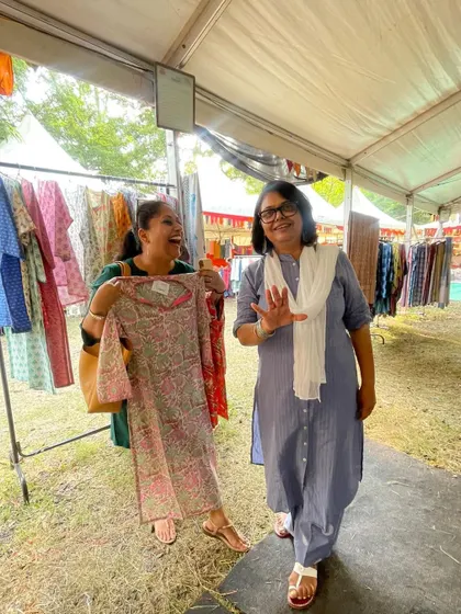 A little retail therapy with my favorite people is an afternoon well spent. It's always fun to explore markets like Dastkar and discover unique, handcrafted pieces together.