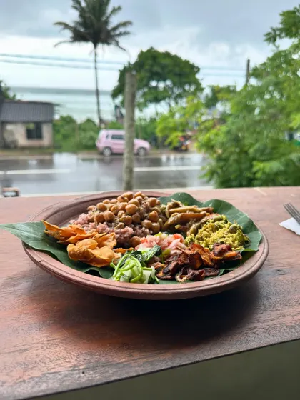 A delicious and nourishing plate of Sri Lankan food. We believe in feeding the body as well as the soul, with fresh, local, and incredibly flavorful meals.