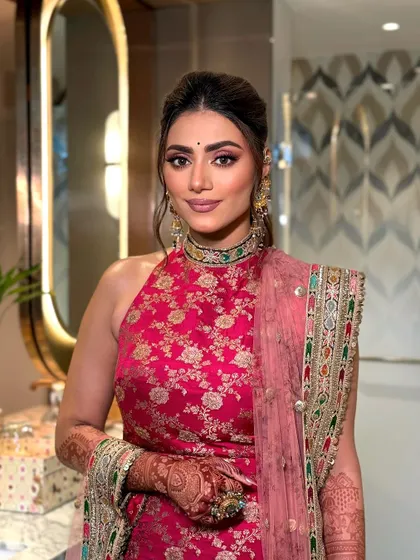 A beautiful portrait of Tanvi. The makeup is fresh, glowing, and perfect for a day event.