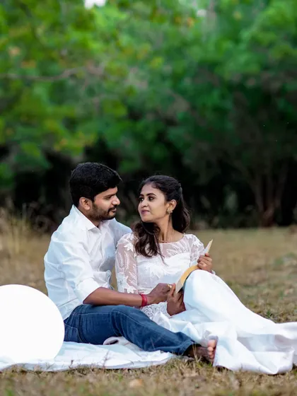 A romantic pre-wedding picnic in the park. It’s a simple concept that allows the couple's natural connection to shine.